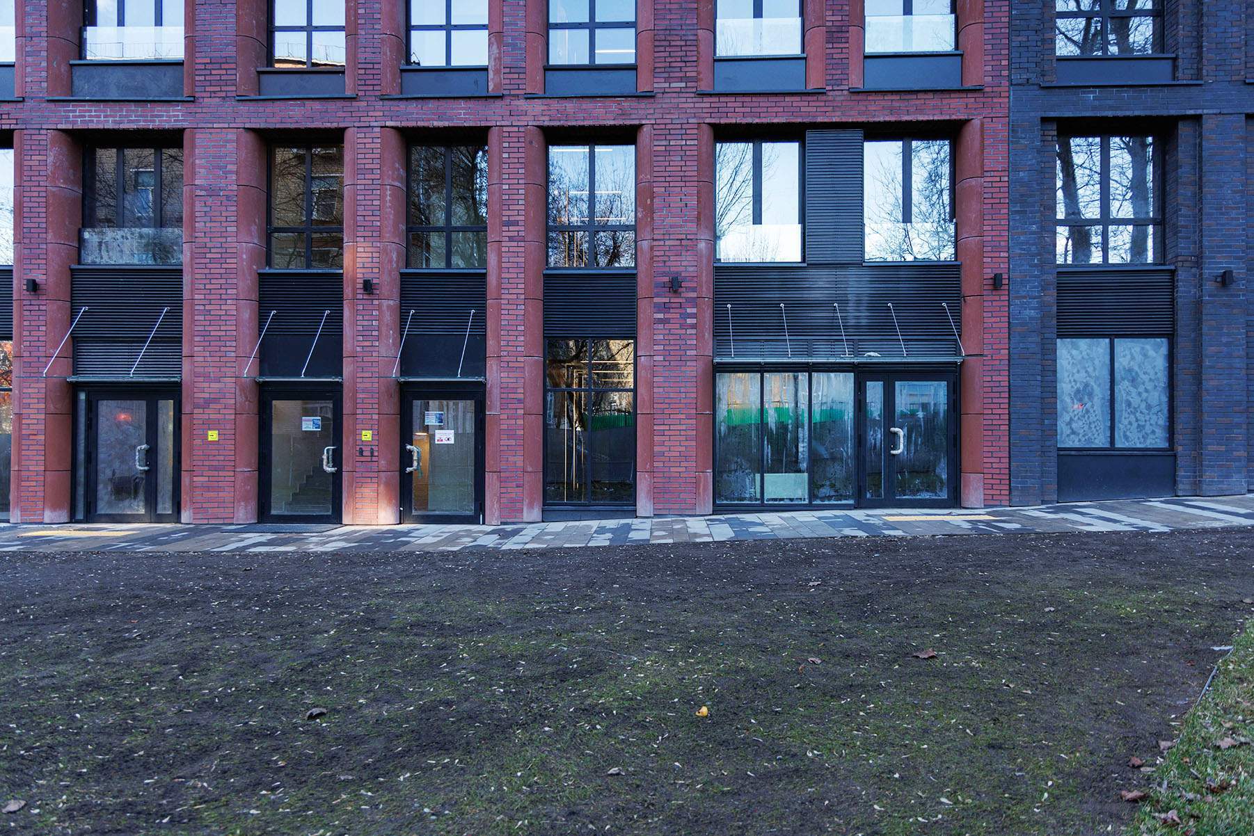 Снять  помещение свободного назначения