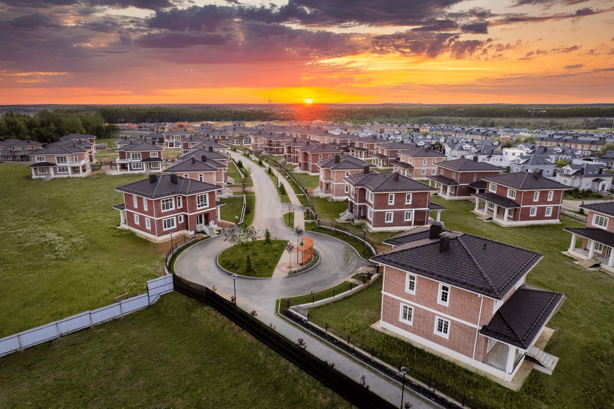 Купить  коттедж