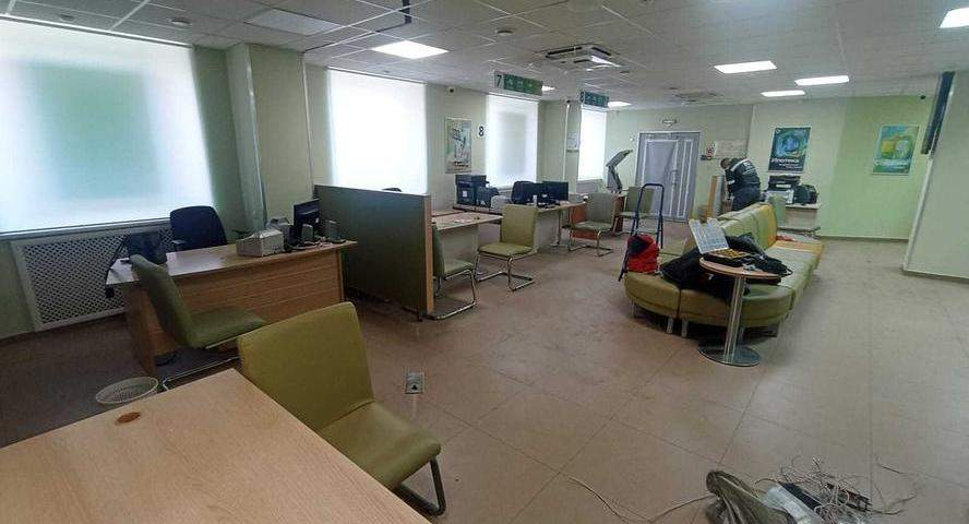 Снять  помещение свободного назначения