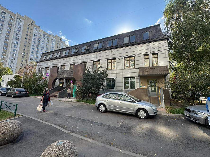 Снять  торговое помещение