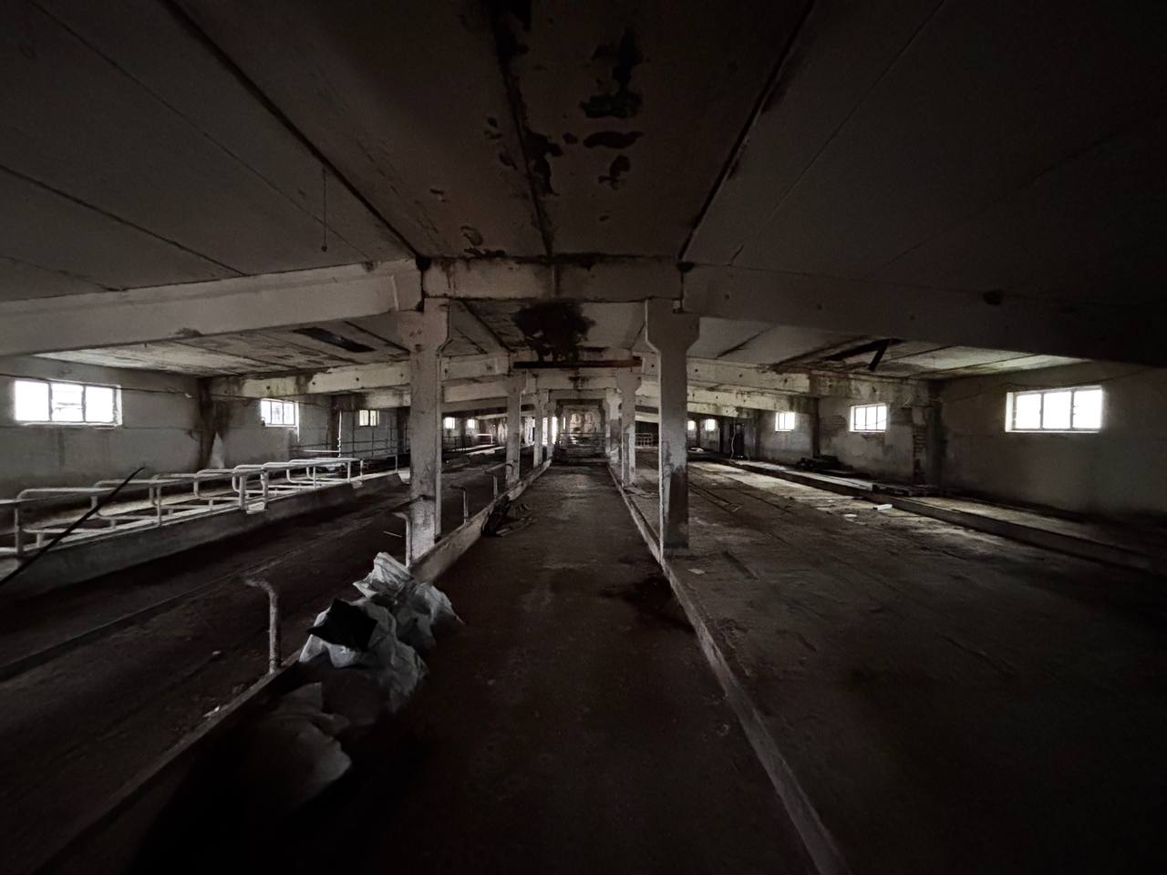 Снять  производство