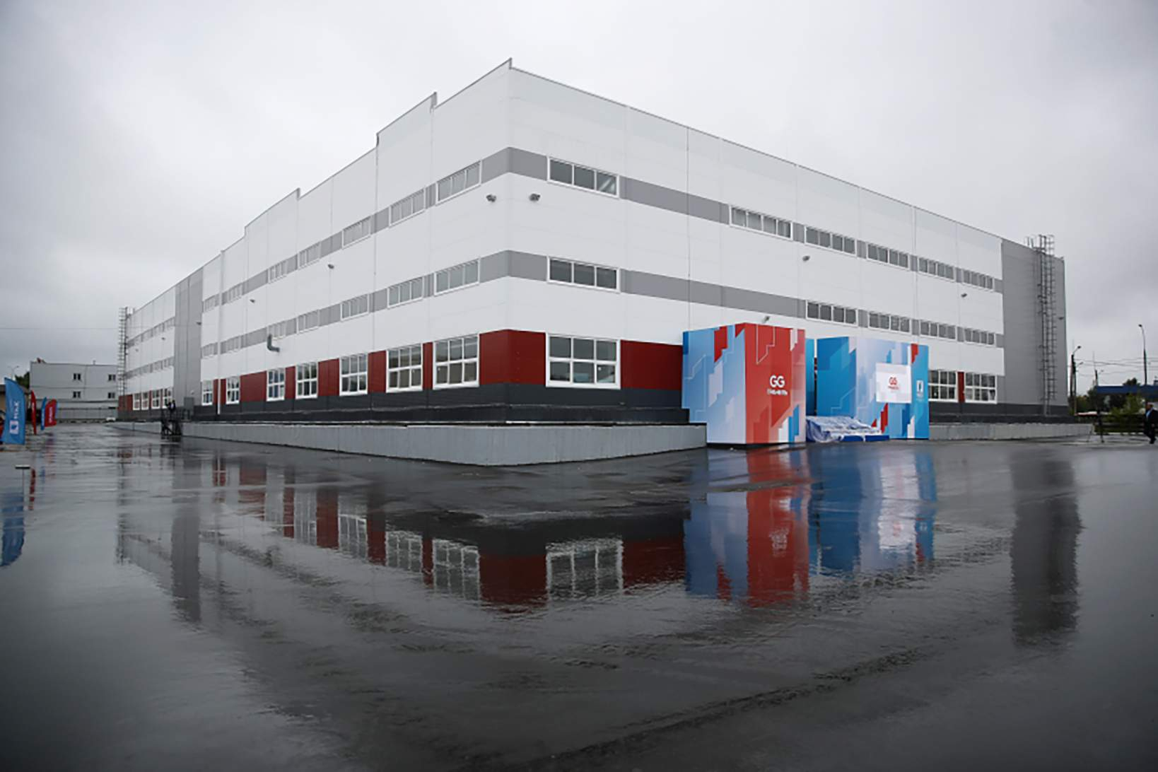 Снять  производство