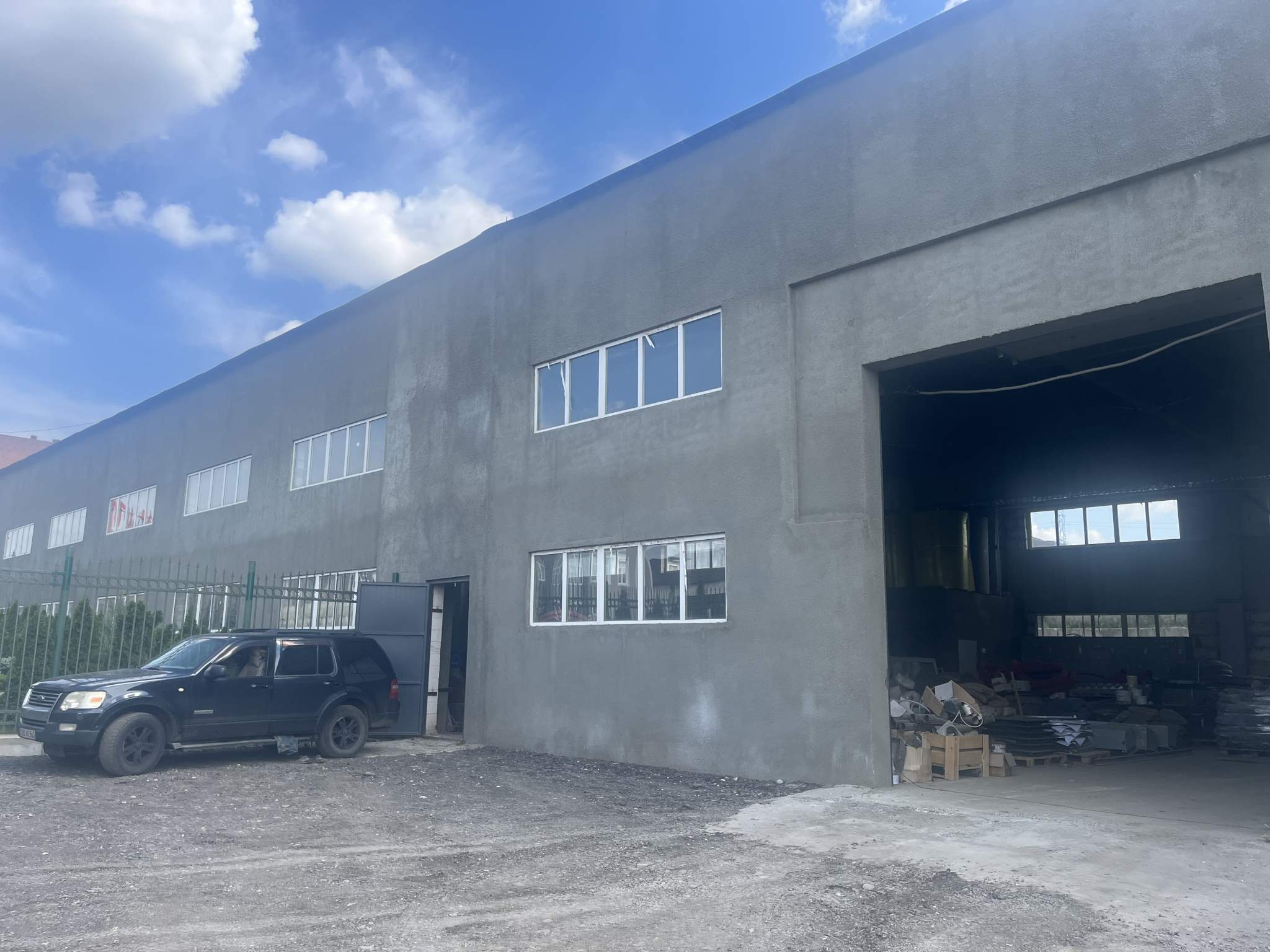 Снять  помещение свободного назначения