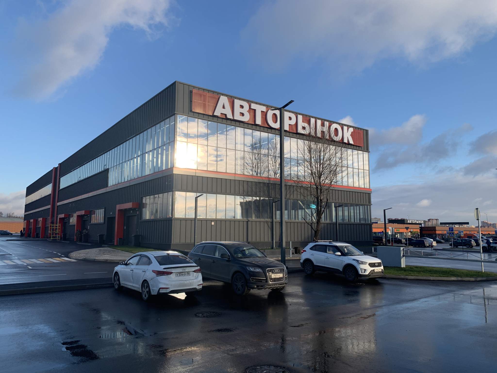 Снять  торговое помещение