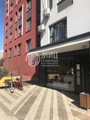 Купить --комнатную квартиру