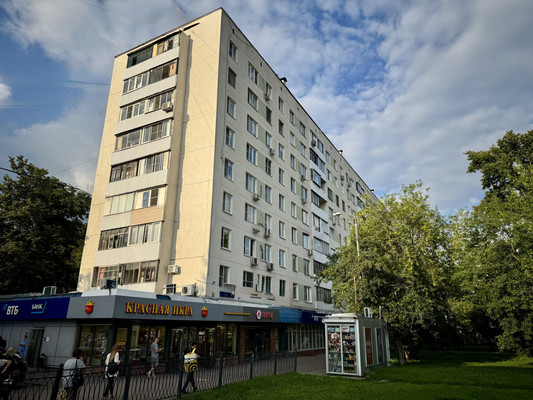 Снять  помещение свободного назначения