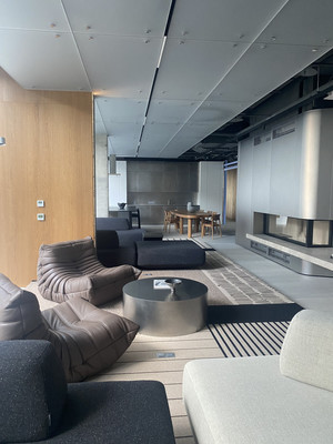 Купить --комнатную квартиру