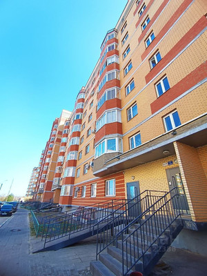 Купить --комнатную квартиру