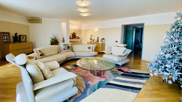 Купить 6-комнатную квартиру