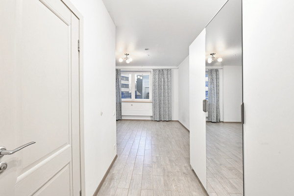 Купить --комнатную квартиру