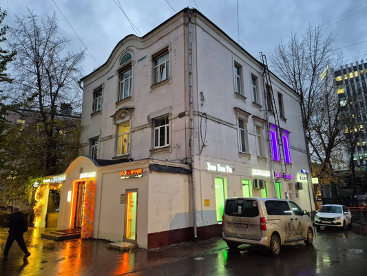 Снять  помещение свободного назначения