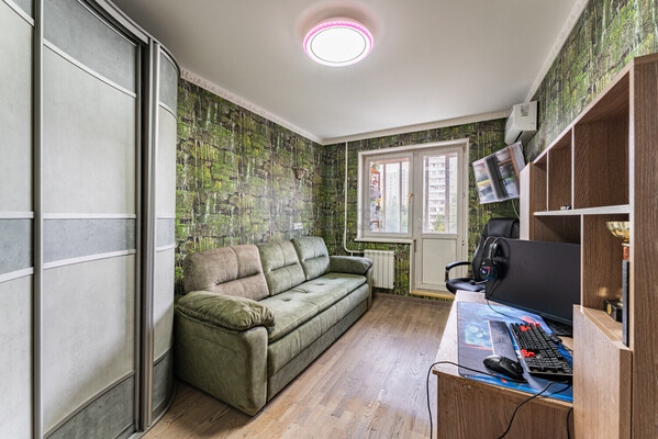 Купить 3-комнатную квартиру