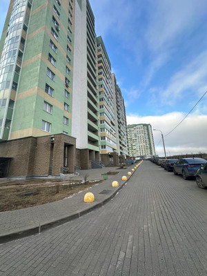 Купить --комнатную квартиру