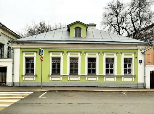 Снять  помещение свободного назначения