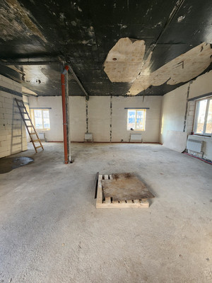 Снять  помещение свободного назначения