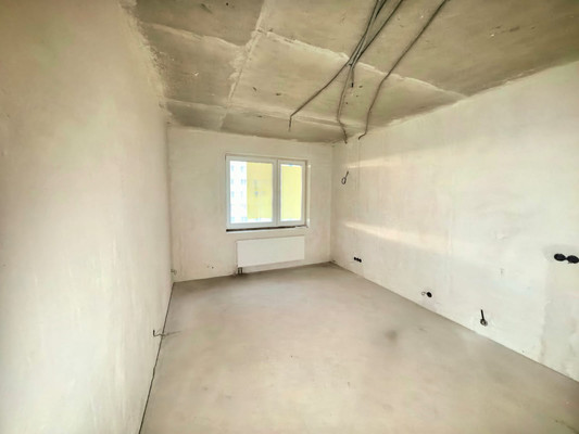 Купить --комнатную квартиру