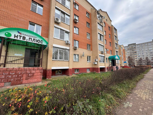 Снять  помещение свободного назначения