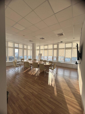 Снять  помещение свободного назначения