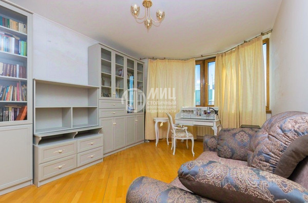 Купить 4-комнатную квартиру