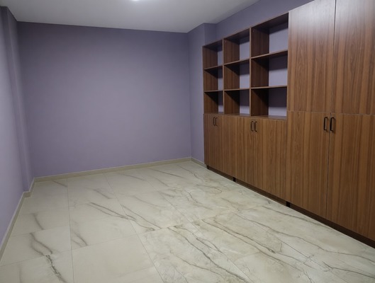 Снять  помещение свободного назначения