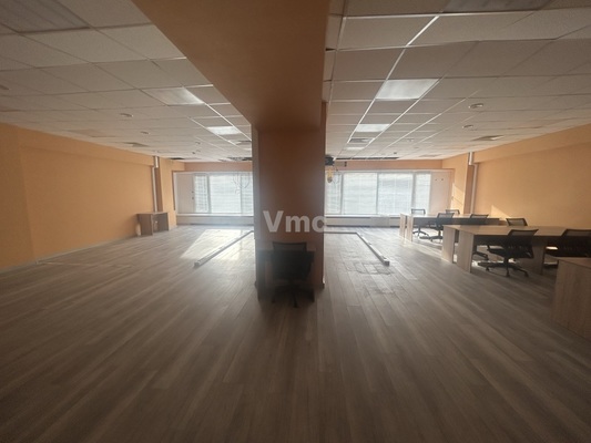 Снять  помещение свободного назначения