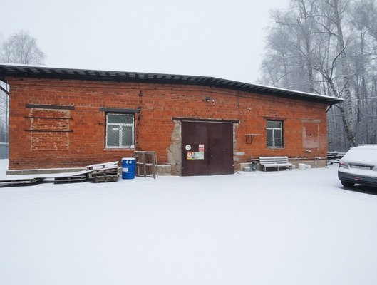 Снять  помещение свободного назначения