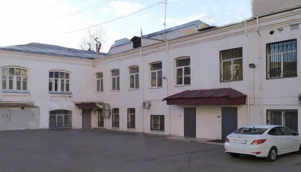 Снять  помещение свободного назначения