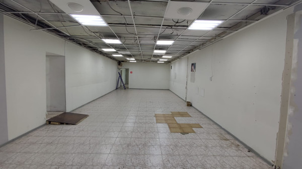 Снять  помещение свободного назначения