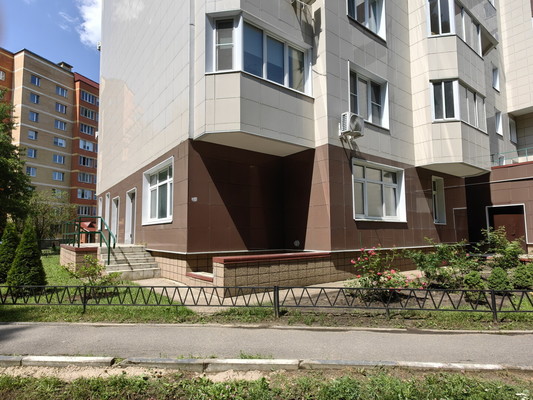Снять  помещение свободного назначения