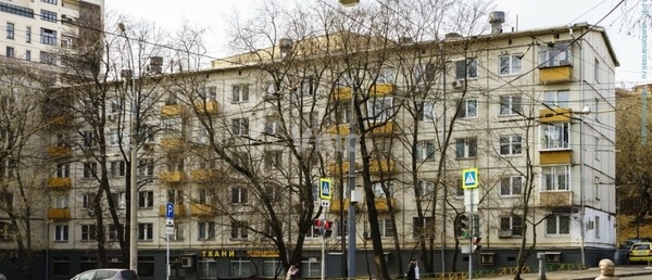 Снять  помещение свободного назначения