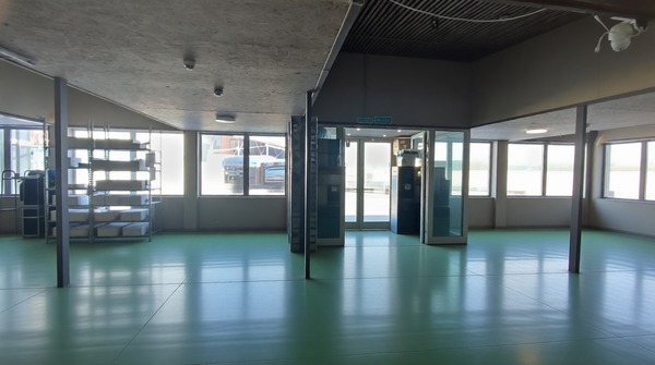 Снять  помещение свободного назначения