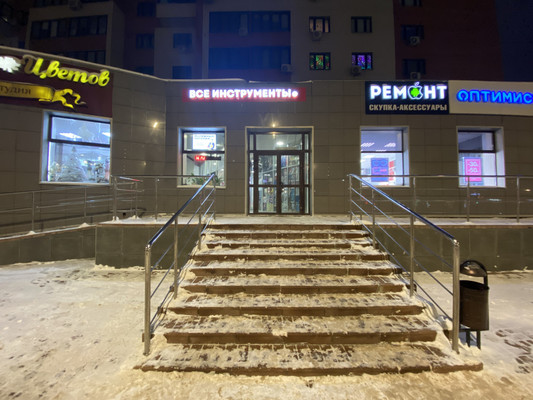 Снять  торговое помещение