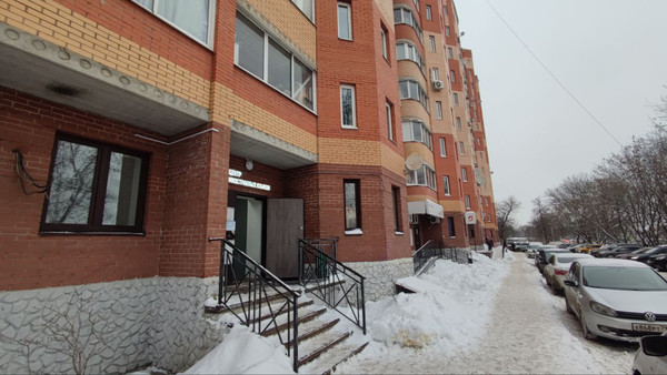 Снять  помещение свободного назначения