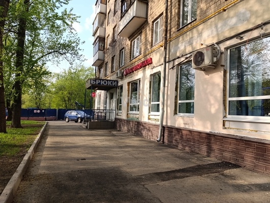 Снять  помещение свободного назначения