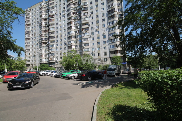 Снять  помещение свободного назначения