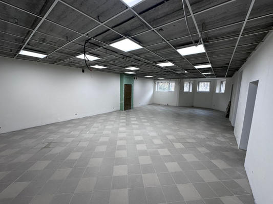 Снять  торговое помещение