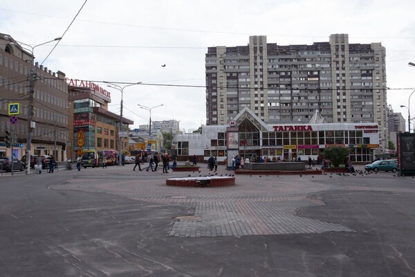 Купить --комнатную квартиру