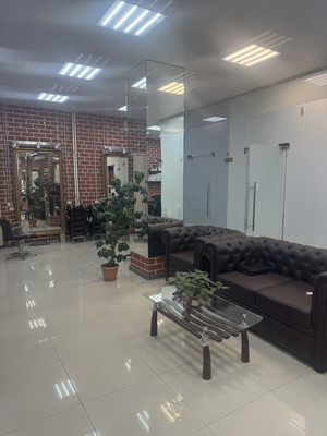 Снять  помещение свободного назначения