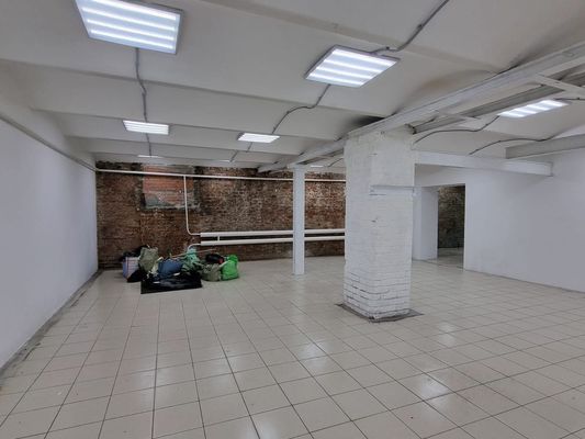 Снять  помещение свободного назначения