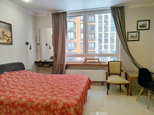 Купить --комнатную квартиру