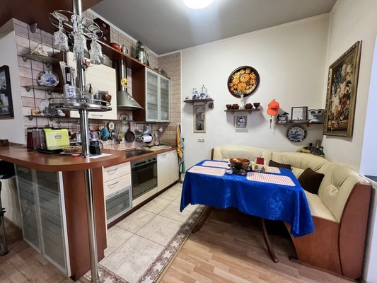 Купить --комнатную квартиру