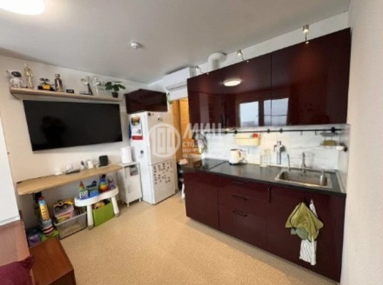 Купить --комнатную квартиру