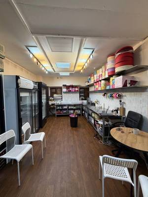 Снять  помещение свободного назначения