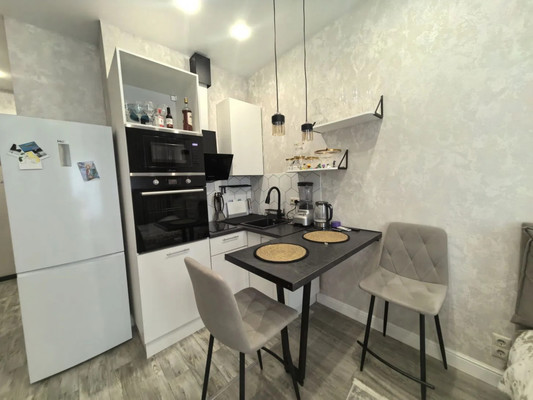 Купить --комнатную квартиру