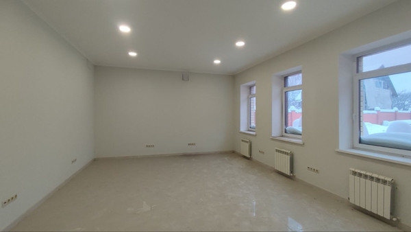 Снять  помещение свободного назначения