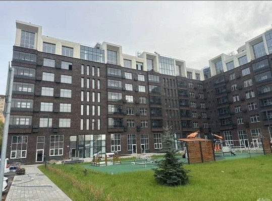 Купить --комнатную квартиру