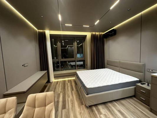 Купить --комнатную квартиру