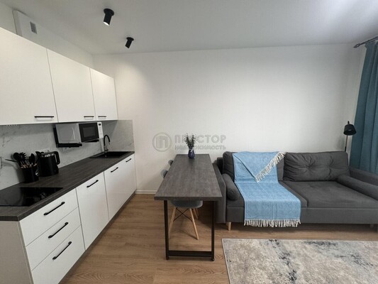 Купить --комнатную квартиру