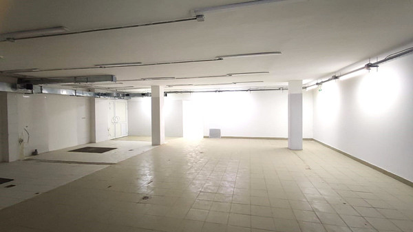 Снять  помещение свободного назначения