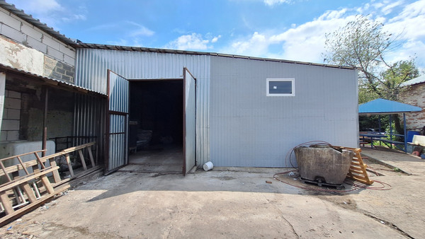 Снять  помещение свободного назначения